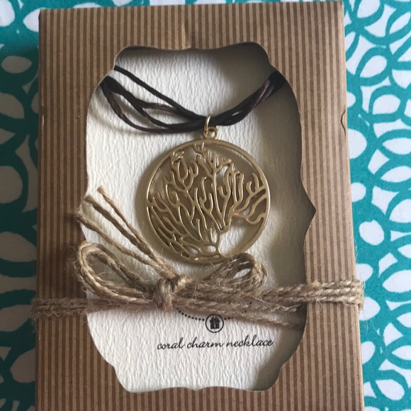MudPie Coral charm necklace - Picture 1 of 3